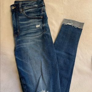 Stretchy ripped skinny jeans